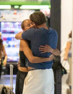 Joshua Jackson & Olivia Burgess confirm dating rumors 1 Joshua Jackson & Olivia Burgess confirm dating rumors