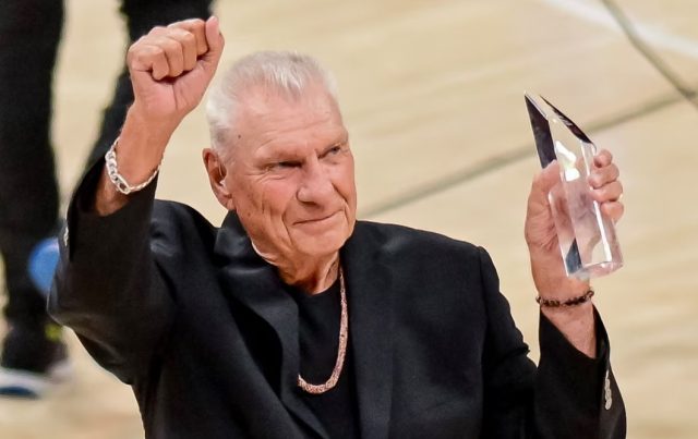NBA coaching pioneer Don Nelson is de.ad