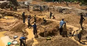 SEVEN d!e as mining pit collapses in Plateau SEVEN d!e as mining pit collapses in Plateau