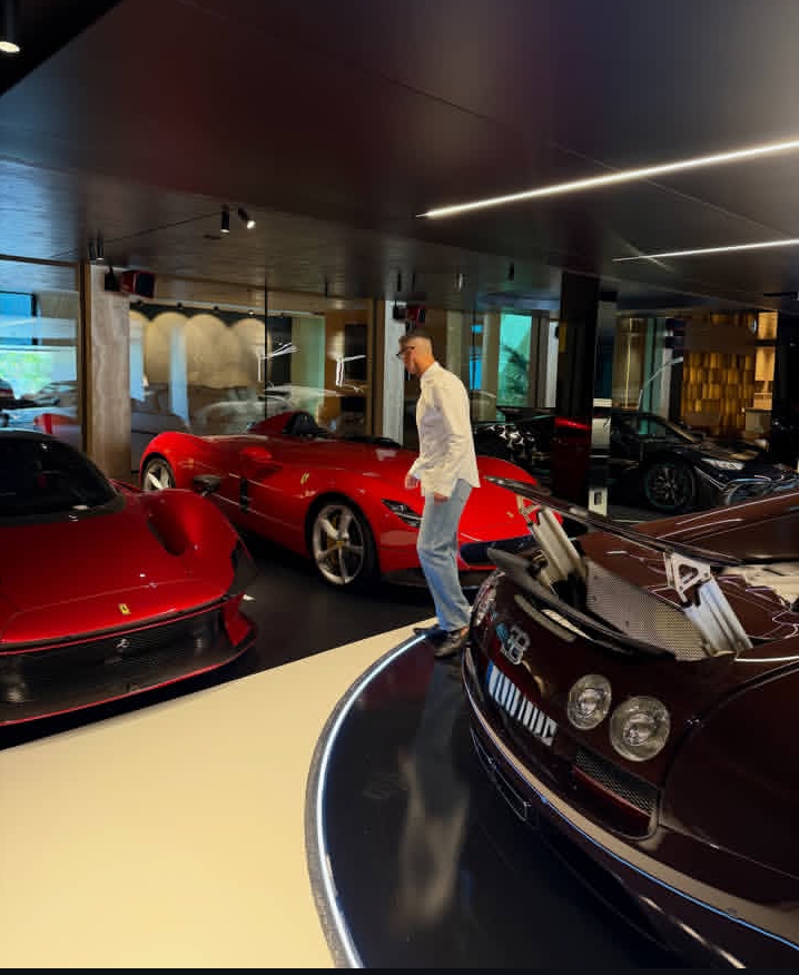 Ronaldo flaunts Supercar Garage 2 Ronaldo flaunts Supercar Garage