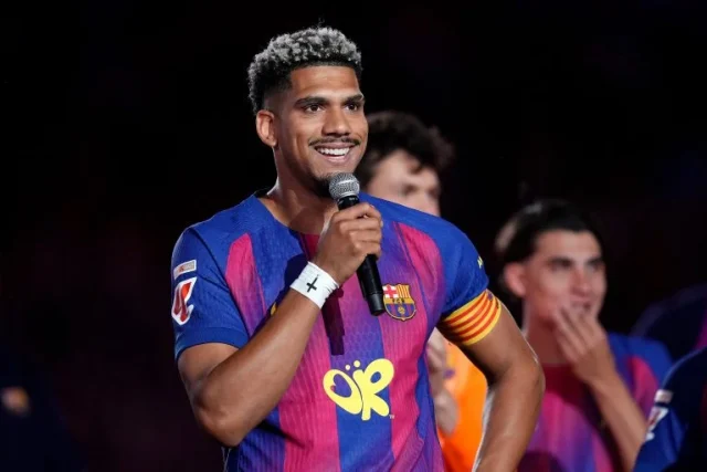 Liverpool agree deal for Ronald Araujo Liverpool agree deal for Ronald Araujo