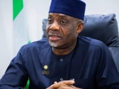 Education ministry workers block Tunji Alausa from entering office Education ministry workers block Tunji Alausa from entering office