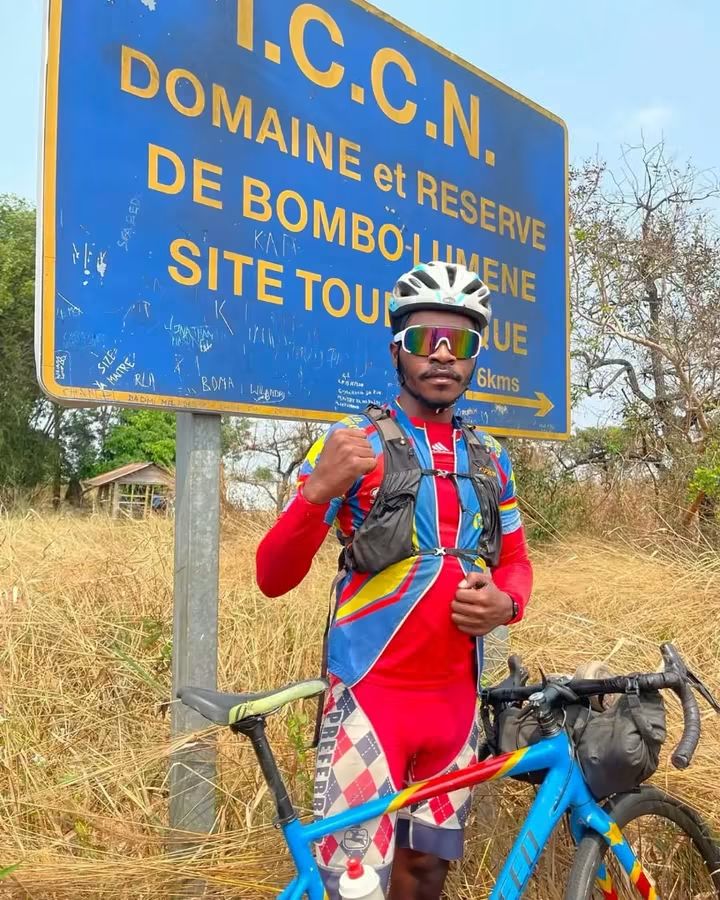 Congolese cyclist di!es in crash during Africa peace ride