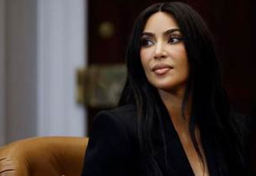 Kim Kardashian diagnosed with esophagitis Kim Kardashian diagnosed with esophagitis