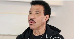 Lionel Richie HOSPITALIZED Lionel Richie HOSPITALIZED