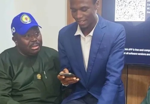 Oyo APC candidate’s camp speaks on viral lap video with student Oyo APC candidate’s camp speaks on viral lap video with student