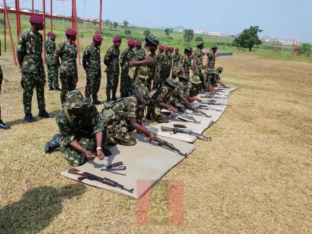 Army graduates 384 female soldiers
