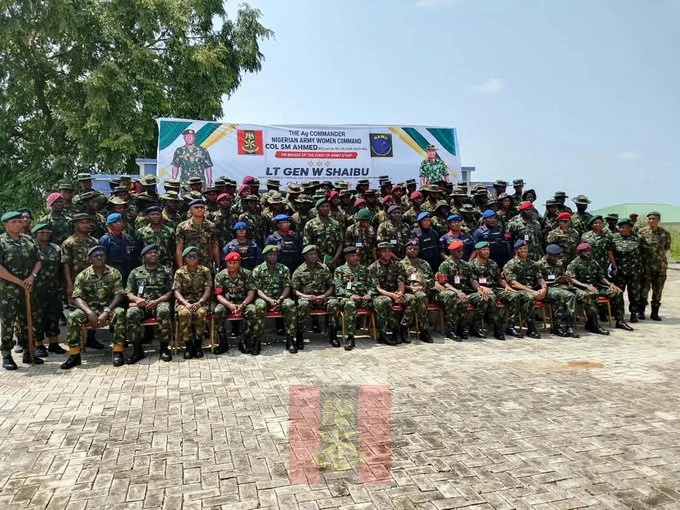 Army graduates 384 female soldiers Army graduates 384 female soldiers