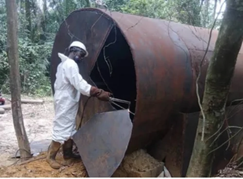 Navy uncovers 40,000-litre illegal refinery Navy uncovers 40,000-litre illegal refinery