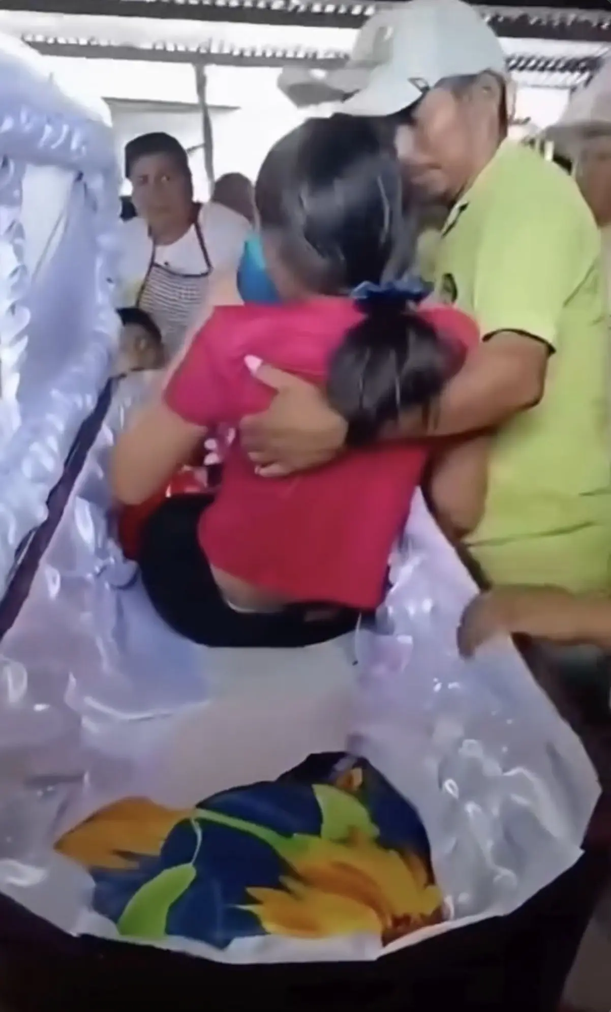 Teen wakes up in coffin at her own funeral