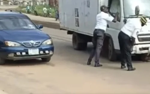 Truck k!lls VIO officer in Ondo Truck k!lls VIO officer in Ondo